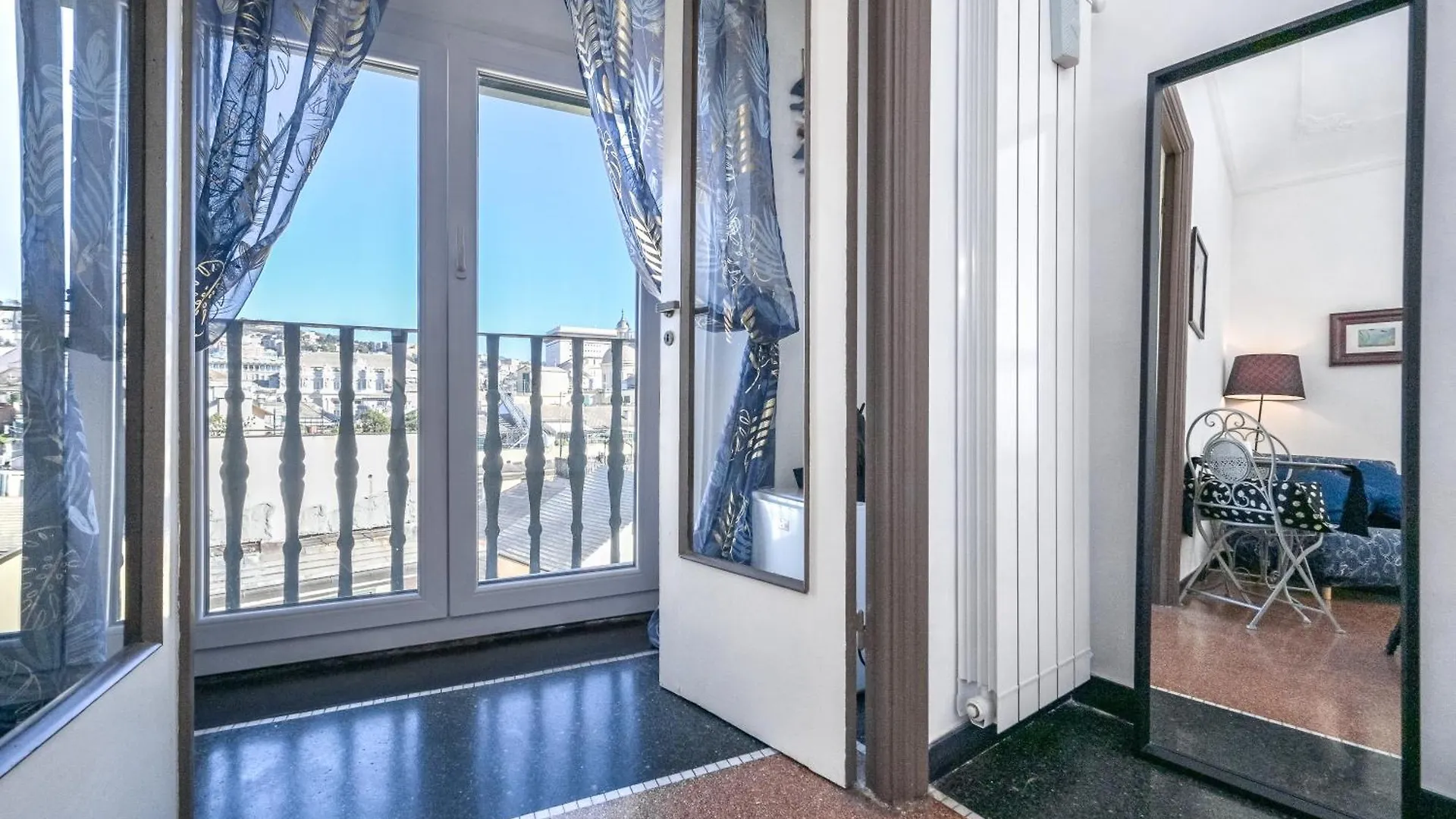 Lovely Room On Rooftops - Genovainrelax جنوة إيطاليا